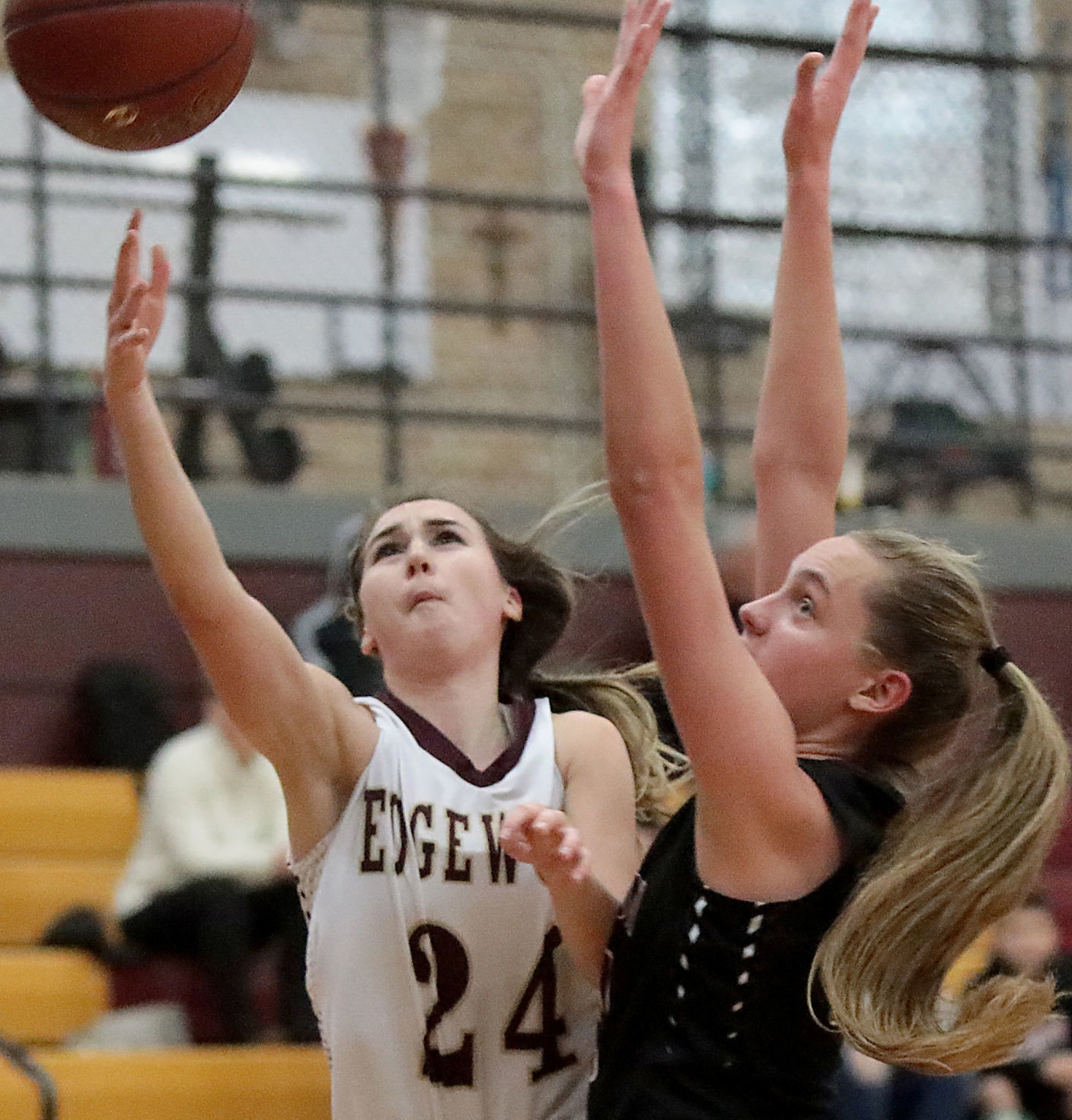 Middleton 59, Edgewood 53